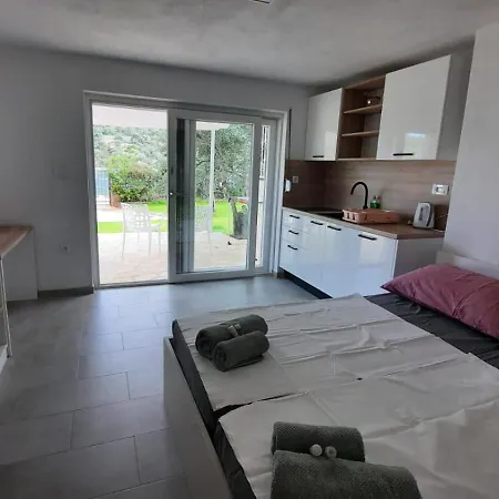 Holiday home Kapetan Podglavica