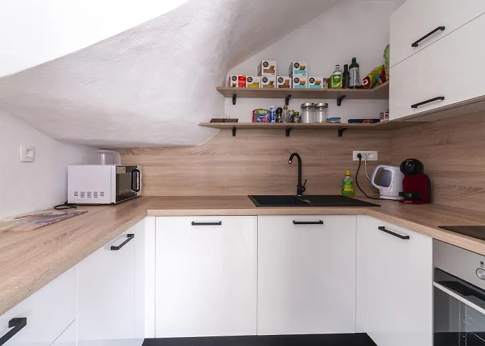 Kapetan 度假居 Podglavica