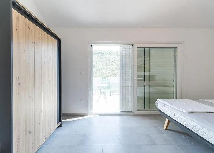 Kapetan 度假居 Podglavica